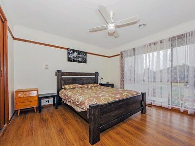 4 Charinga Avenue, Werribee