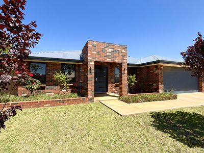 23 Riverina Way, Hannans