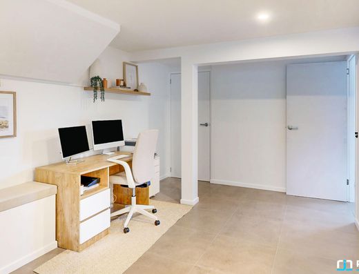 A Hidden Tewantin Gem with Space to Inspire image 22