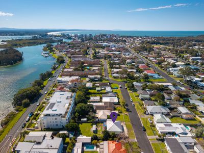 13 Douglas Avenue, Forster