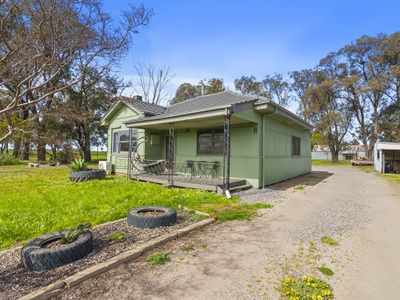 8 Osborne Street, Finley