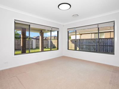 1 Sugarloaf Crescent, Colebee