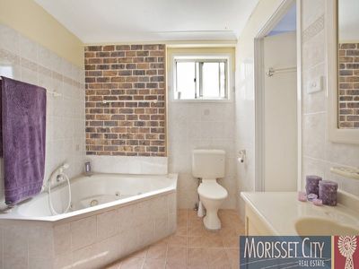 11 Churchill Crescent, Windermere Park