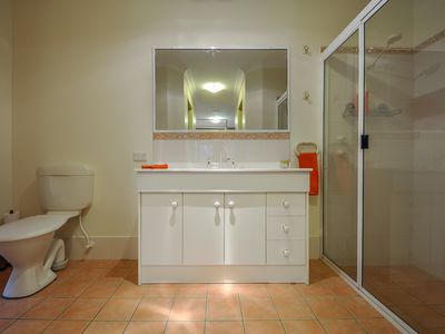 24 Pinehurst Ave, Dubbo