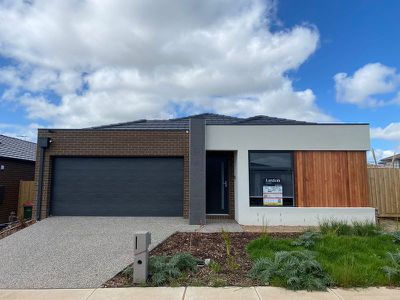 4 Shrubs Road, Mambourin