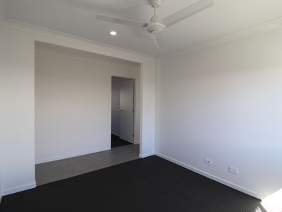 8 Alexander Pl, Gleneagle