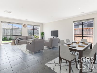 20 Riverside Drive, Cranbourne West