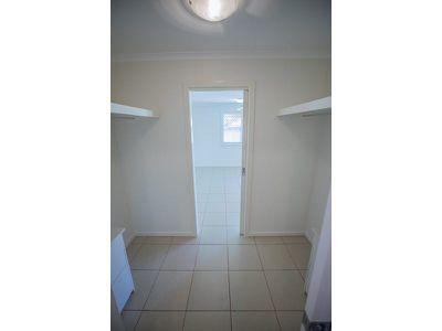 50 Giles Avenue, Newman