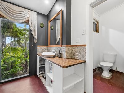 19 Dry Creek Road, Donovans