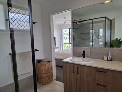 22 Coolamon Court , Urraween