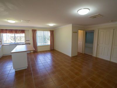 2 Brian Hambly Place, Dubbo