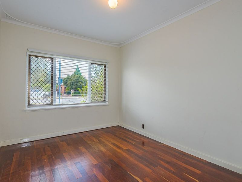 4 Berehaven Avenue, Thornlie