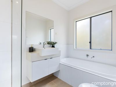 4 / 8 Waratah Street, West Footscray