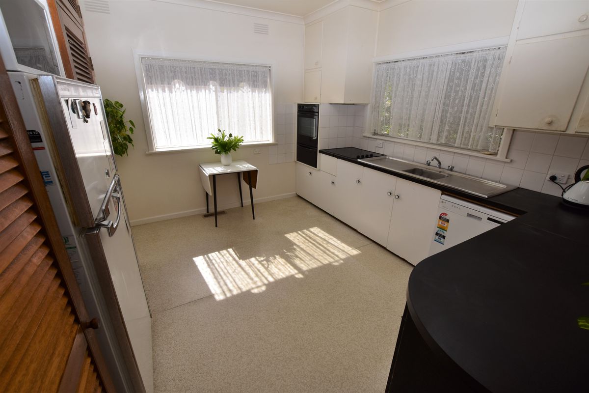 64 Lake Road, Kyabram