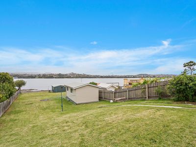 98 Lakeview Parade, Primbee