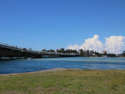 2   23 Point Road, Tuncurry