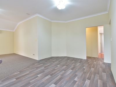 5 / 10 Siderno Rise, Hocking