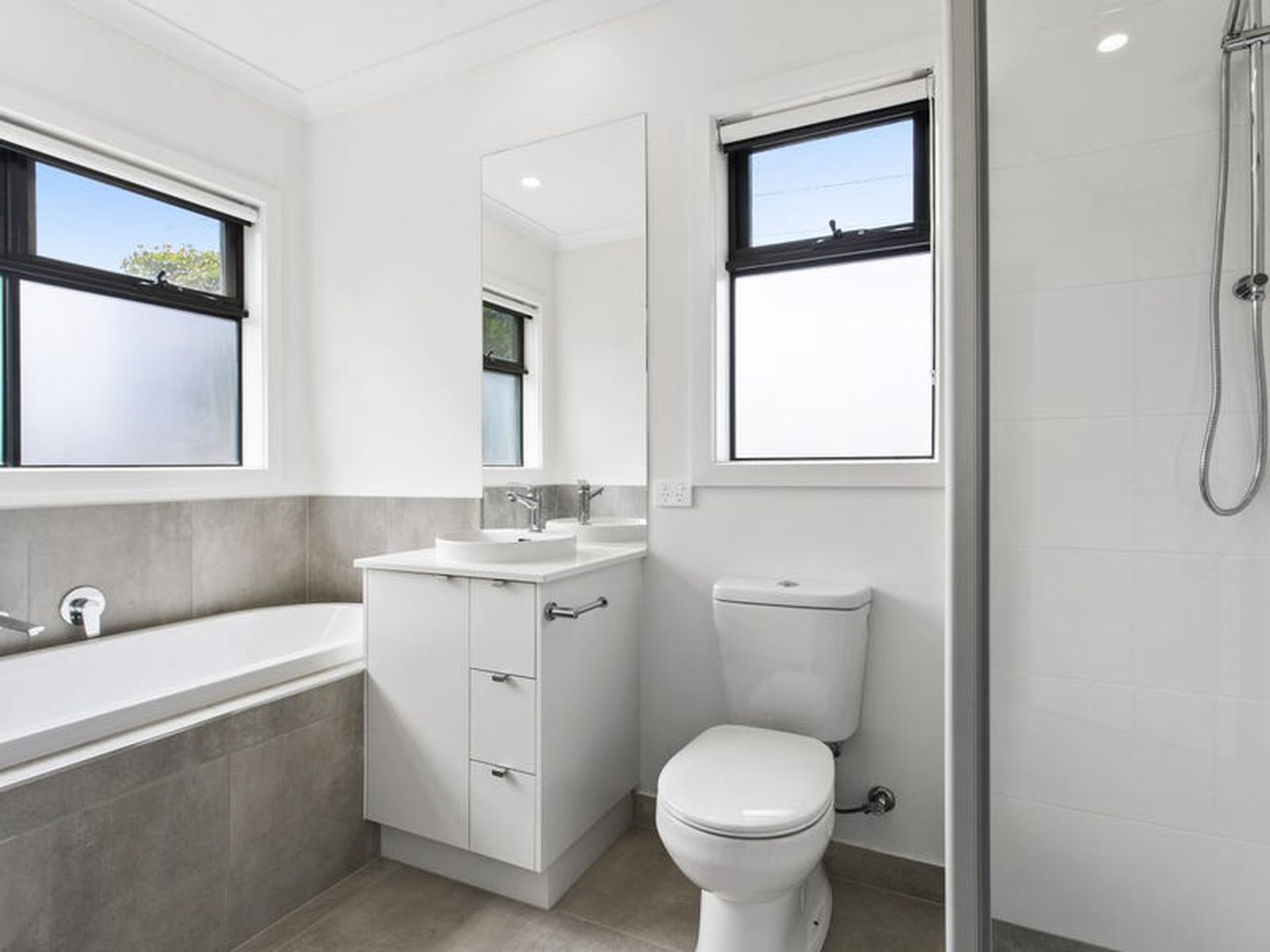 1 / 401 Shannon Avenue, Newtown