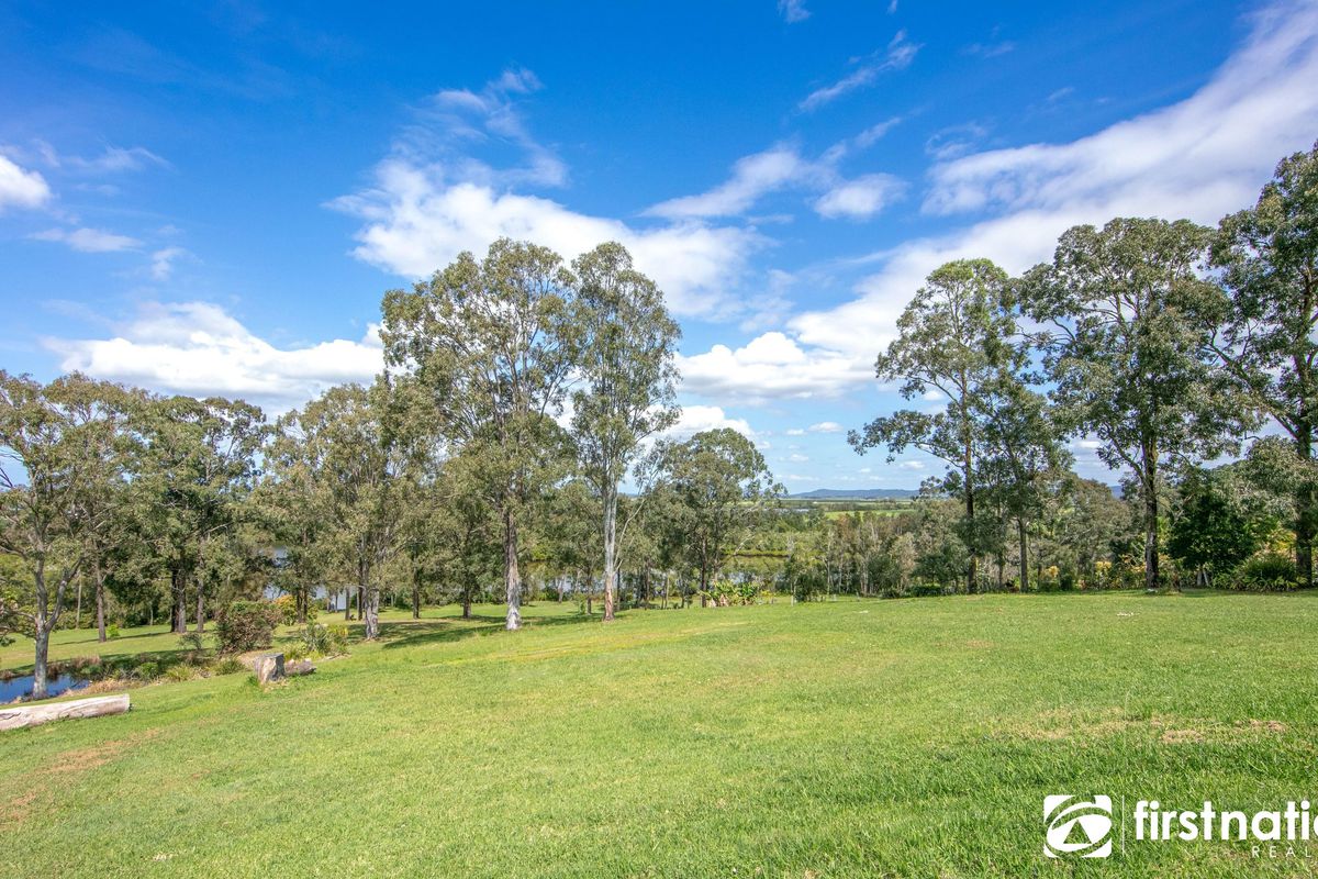 25 Waterview Crescent, Woombah