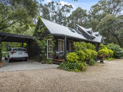 24 Blanche Parade, Mount Macedon