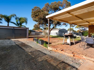 15 Robertson Street, West Lamington