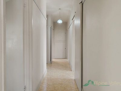 26 Lakeside Avenue, Mount Beauty