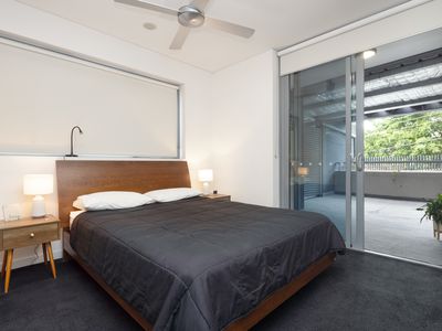 1017 / 16 Hamilton Place, Bowen Hills