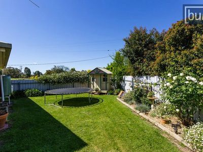 2 Pell St, Howlong