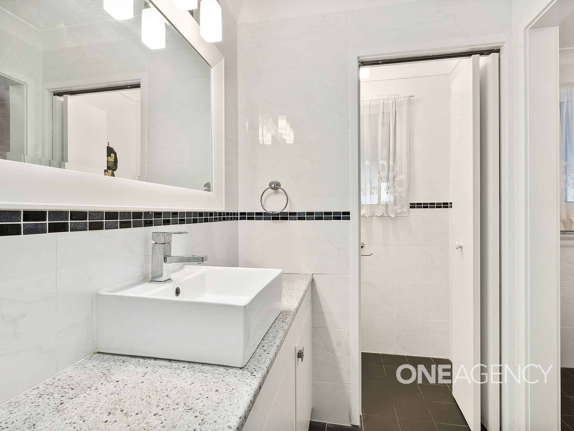 27 Isa Road, Worrigee