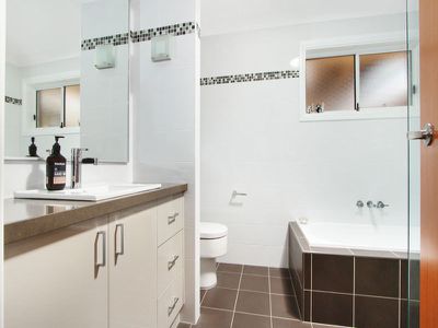 16 Toolangi Close, Cordeaux Heights