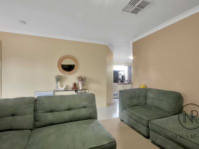 12 Honeyeater Glade, Huntingdale