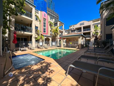 9 / 21 Peerless Avenue, Mermaid Beach