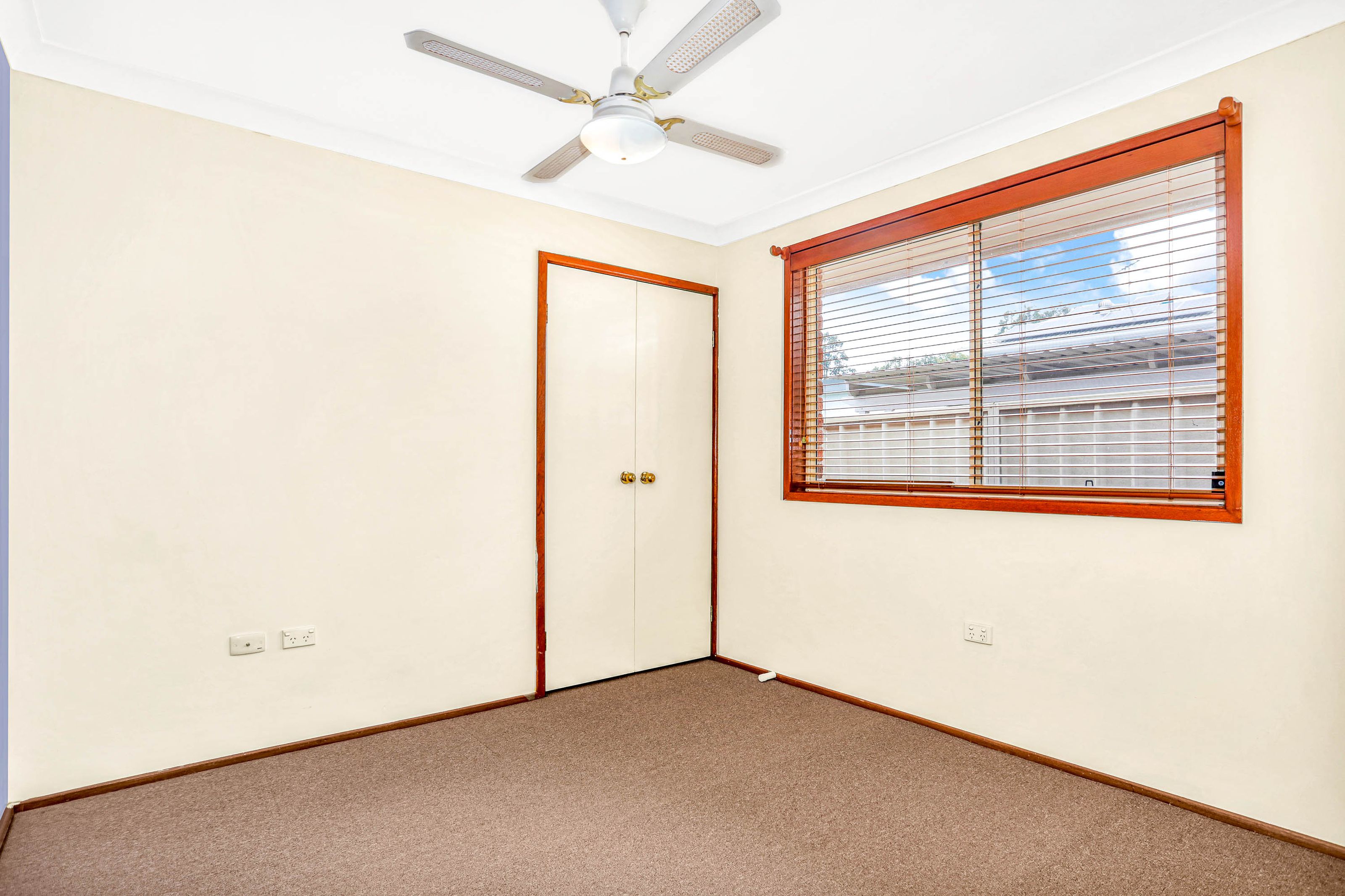 4 Henze Crescent, CLAREMONT MEADOWS