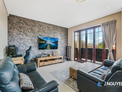 40 Oxford Street, Smithfield