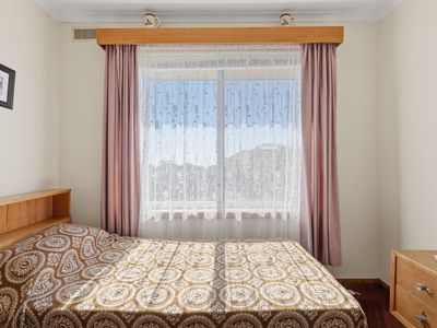 33 South Street, George Town