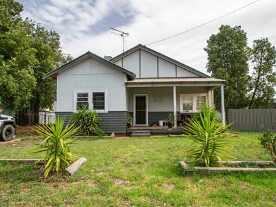 194 Cathundril Street, Narromine