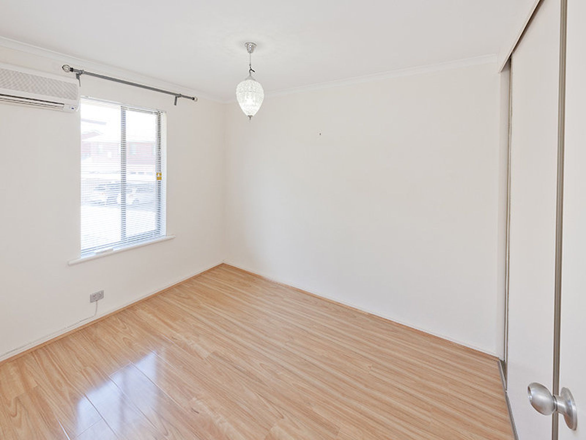 3 / 4 Chapel Street, Plympton