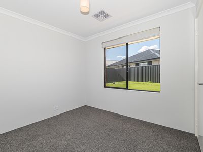 12 Munglinup Road, Hilbert