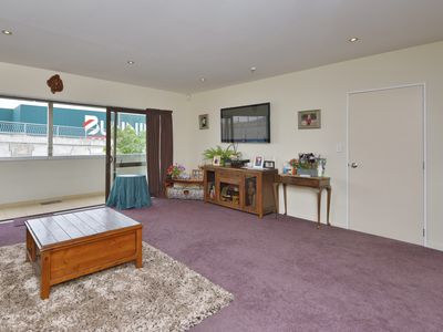 12 Lowe Street, Addington