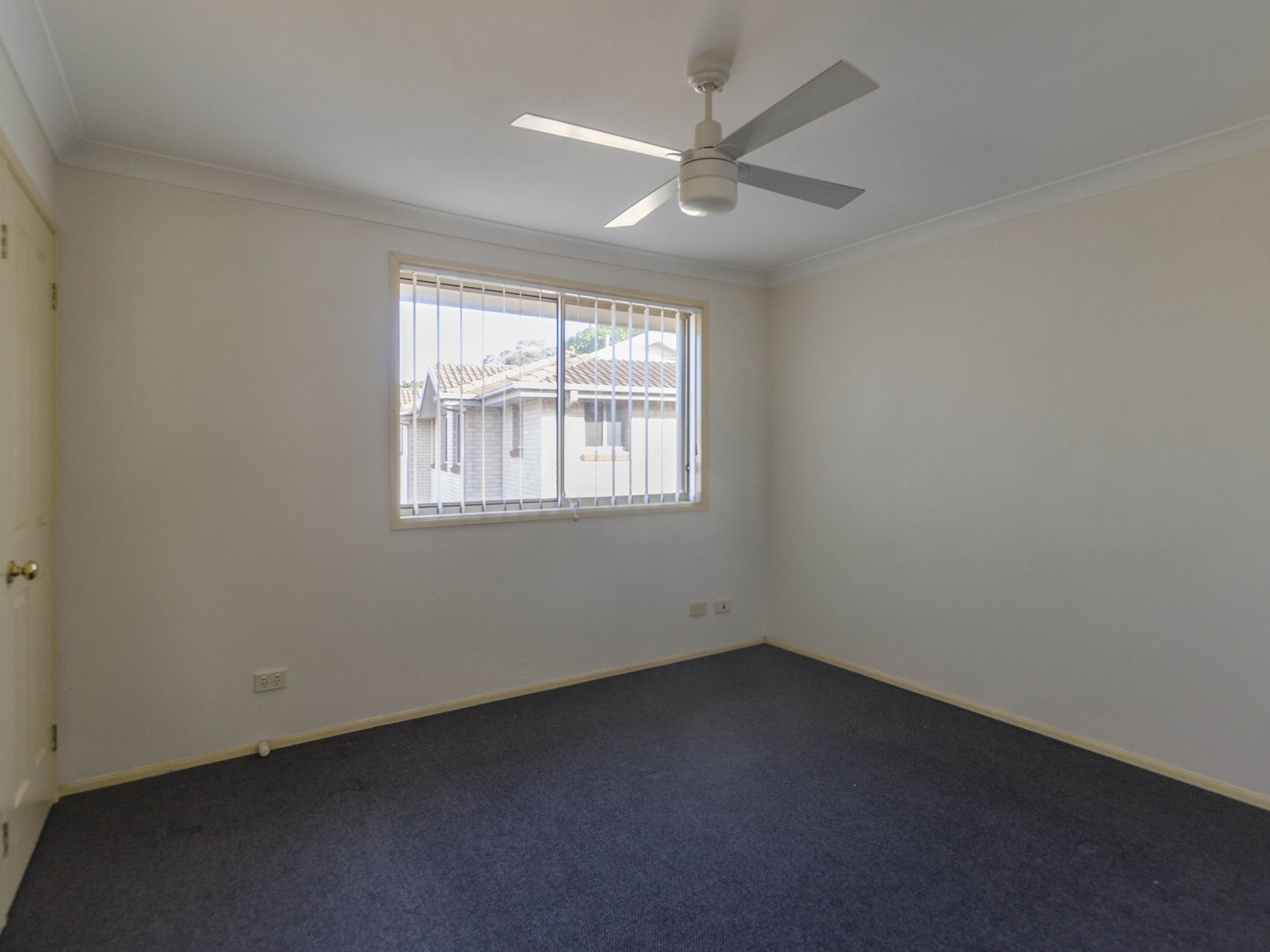 4 / 12 Pine Road, Casula