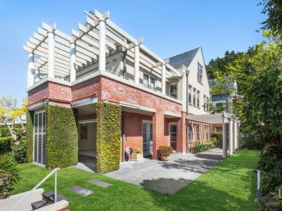 2 / 18 Etham Avenue, Darling Point