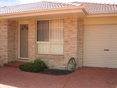 2 / 23 Sassafrass Avenue, Windang