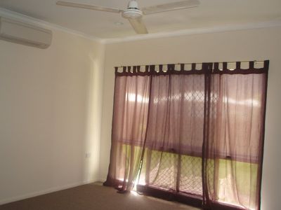 2 Timberlea Drive East, Bentley Park