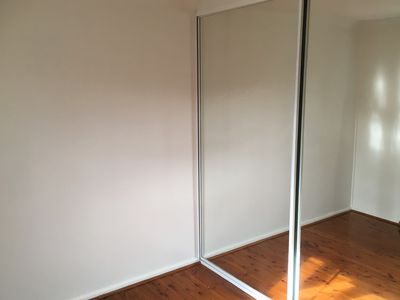 1 / 4 Banksia Avenue, Windang