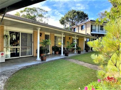 17 Woodlands Drive, Rochedale South