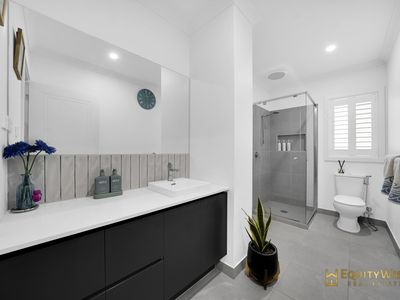 5 Palette Street, Mambourin