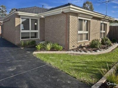 1 / 2 Evelyne Avenue, Cranbourne
