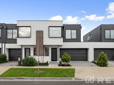 27 Flaxlilly Crescent, Officer
