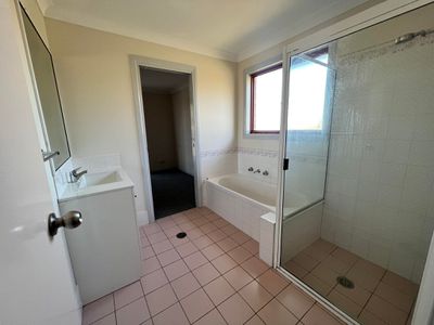 38 Cardiff Arms Avenue, Dubbo