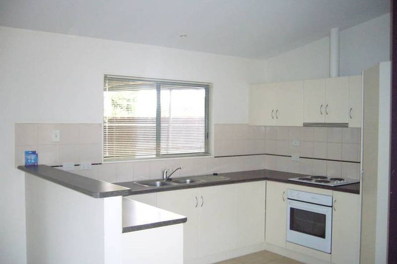 8 Palm Avenue, Horsham